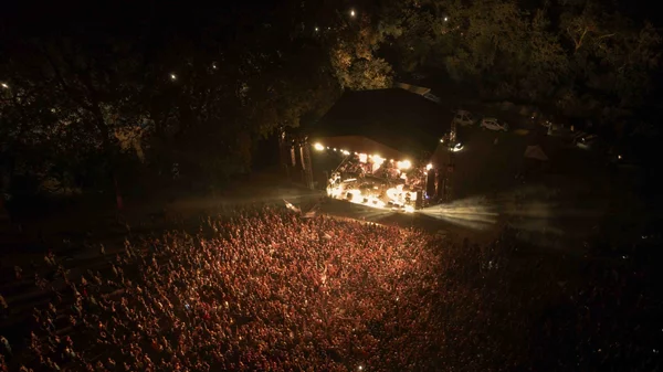 Τα μουσικά φεστιβάλ του καλοκαιριού "καλά κρατούν": Ποια προλαβαίνεις;