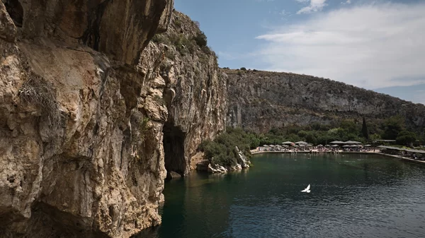 Το Abra Ovata υποδέχεται τους Yucatan για μια αξέχαστη βραδιά στη Λίμνη Βουλιαγμένης