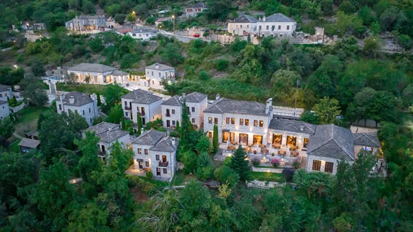 World Travel Awards 2024: Αυτά είναι τα ελληνικά ξενοδοχεία που βρέθηκαν στην κορυφή παγκοσμίως