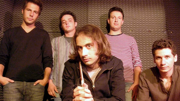 Νέες προβολές για το ντοκιμαντέρ των Κόρε. Ύδρο. "Εδώ Μιλάνε για Λατρεία"