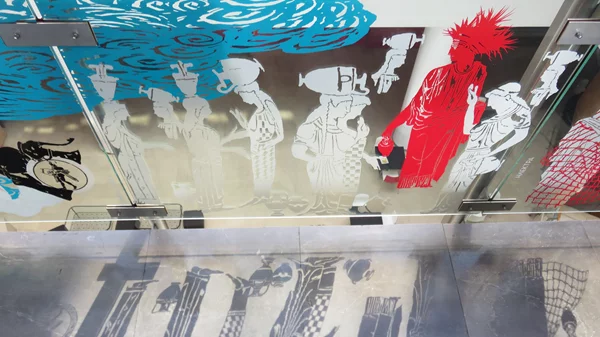 "Vinyl Euripides": Η τριλογία τραγωδιών του Μιχάλη Κακογιάννη μετατρέπεται σε δημόσια εγκατάσταση τέχνης