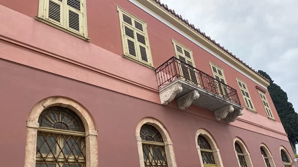 Αναβιώνουν ιστορικά κτήρια της Πλάκας