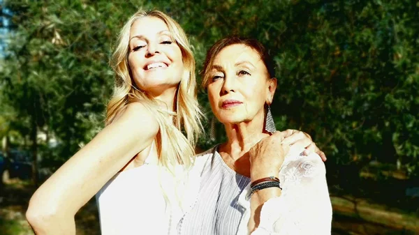 Updated | Αναβάλλεται η "Τέλεια παράσταση" στο Γυάλινο Μουσικό Θέατρο με τις Γεωργία Ζώη και Όλγα Βενέτη