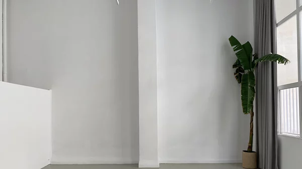 Το νεοσύστατο opbo studio στον Πειραιά φιλοδοξεί στην ανάδειξη σύγχρονων καλλιτεχνών, συνδέοντας τον κινηματογράφο με τις τέχνες