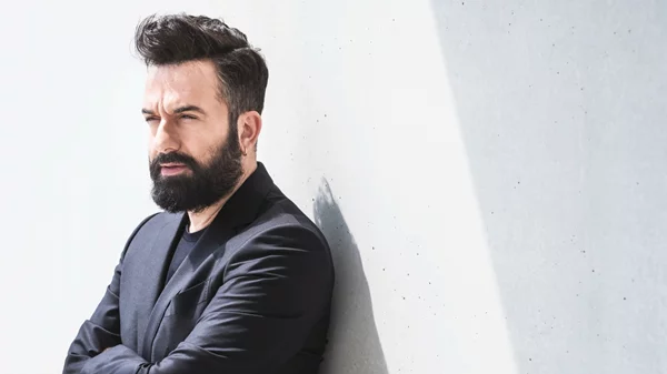 "Ο Ταύρος που έπαιζε πίπιζα": Ευγένιο Τριβιζά σκηνοθετεί ο Κωνσταντίνος Ρήγος σε μια παράσταση για όλη την οικογένεια