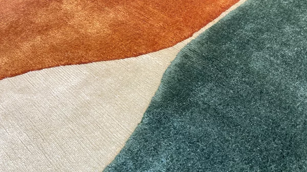 Μια από τις πιο ιστορικές ελληνικές βιοτεχνίες ανοίγει τις πόρτες της για το κοινό με νέα έκθεση