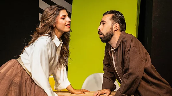 Σε νέο θέατρο συχνάζει ο "Καταπληκτικός καταθλιπτικός" του Αντώνη Καλομοιράκη