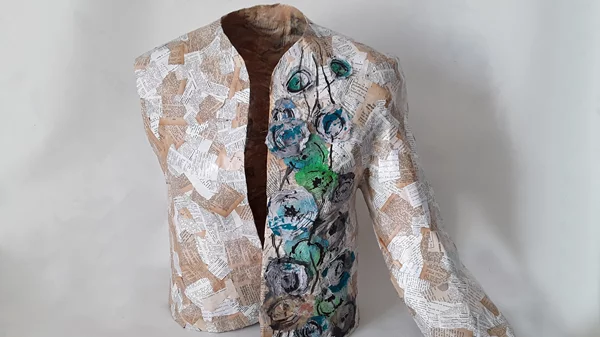 Πάνω από 100 έργα τέχνης αφιερωμένα στο χαρτί παρουσιάζονται στο Contemporary Space Athens