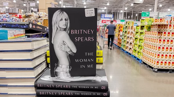 Μπρίτνεϊ Σπίαρς: Θα κυκλοφορήσει η βιογραφική ταινία βασισμένη στο βιβλίο της  "Η γυναίκα μέσα μου"