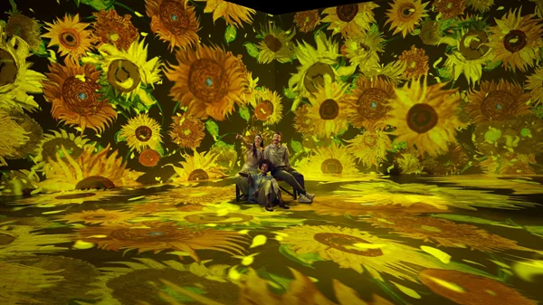 Η έκθεση-υπερθέαμα για τον Βαν Γκογκ ξεκίνησε στο Ολυμπιακό Κέντρο Γουδή