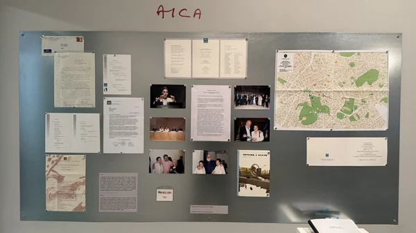 Τι μας λέει και τι όχι η έκθεση για την Έφη Στρούζα στο ΙΣΕΤ;