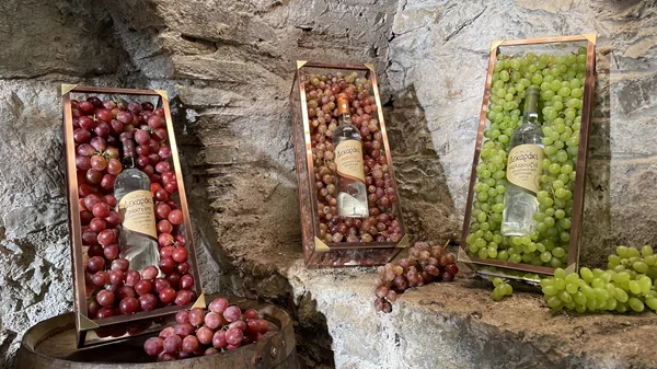 Στις γιορτές, η παράδοση χωρά στο ποτήρι