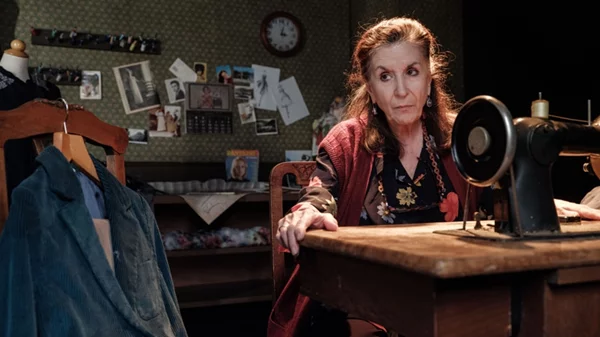 Νένα Μεντή: "Αγαπώ τη ζωή και πιστεύω στον άνθρωπο, παρά τις δυσκολίες"