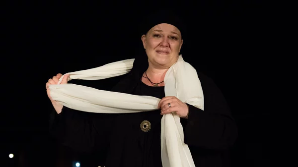 "Η κυρά της Ρω": Ένα θρυλικό πρόσωπο στη σκηνή για 9η χρονιά