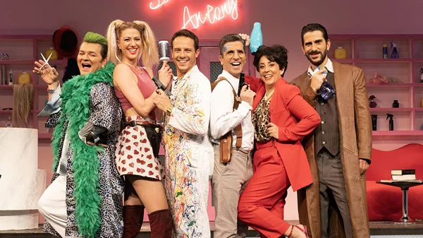 "Σεσουάρ για δολοφόνους": Μιλήσαμε με το καστ της κωμωδίας που γράφεται από το κοινό