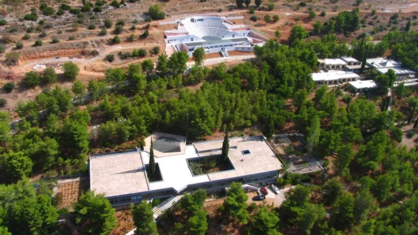 Οι "Δελφικοί Διάλογοι" φέρνουν κοντά στοχαστές και επιστήμονες μιλώντας για τεχνολογία, δημοκρατία και άλλα φλέγοντα ζητήματα