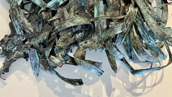 "Ψίθυροι στα Χέρια μου": Πώς τα στοιχεία της φύσης καθορίζουν τη ζωή μας