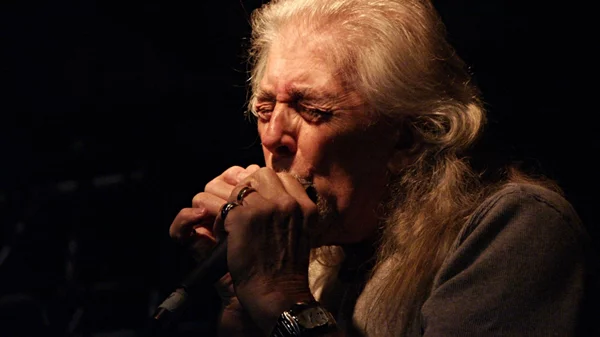 Διαβάζοντας την αυτοβιογραφία του Τζον Μάγιαλ