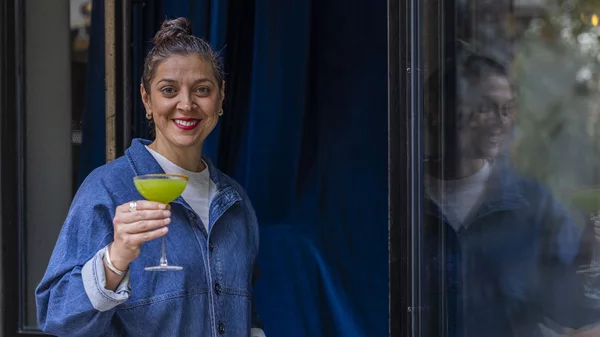 Πόπη Σεβαστού, φτιάχνεις καλύτερα cocktails από ένα ρομπότ;