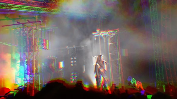 Είδαμε την Arca να δονεί την Αθήνα με μεταλλαγμένη reggaeton και dembow