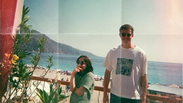 Σάρλοτ Γουέλς, πώς γύρισες το "Aftersun", την πιο συγκινητική ταινία της χρονιάς;