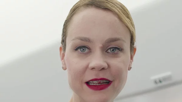 "Airhostess-737": Η νέα μικρού μήκους του Θανάση Νεοφώτιστου στο Λοκάρνο