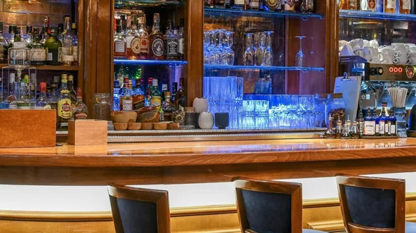 Ξαναγνωρίζοντας την Κολοκοτρώνη, "έναν από τους πιο cool δρόμους του πλανήτη"