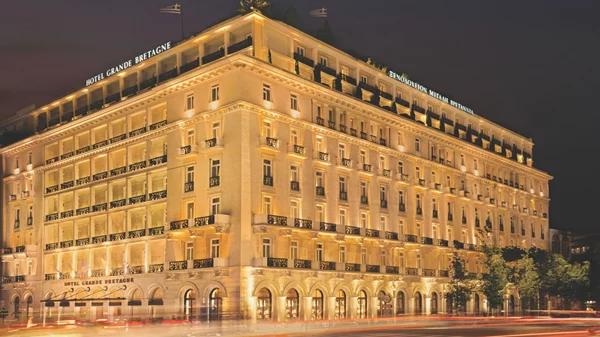 Παρουσιάστηκε η ανανεωμένη έκδοση του βιβλίου "Μεγάλη Βρεταννία: Ένα ξενοδοχείο σύμβολο"