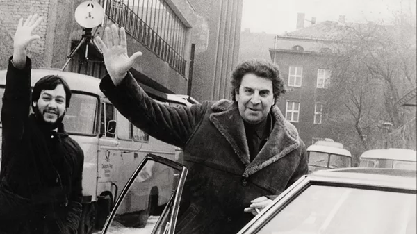 Ο Μίκης Θεοδωράκης στη μεγάλη οθόνη