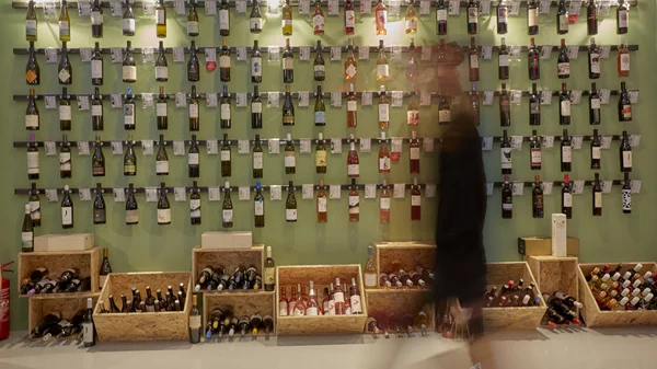 "Hiccups": Ποτά και βινύλια στο Κουκάκι