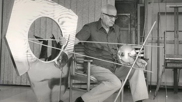 Έναν ιστορικό γλύπτη τιμά η Sianti Gallery