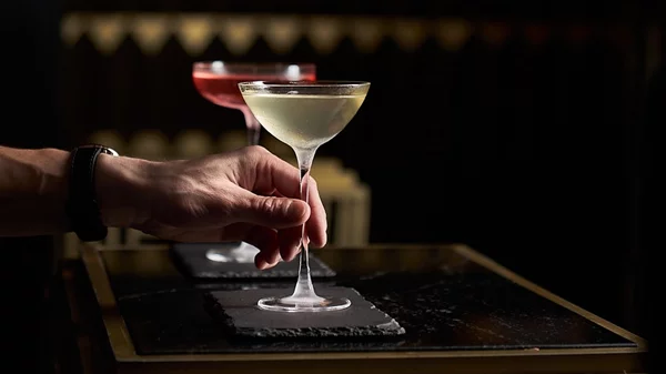 "Handshake Speakeasy": Πώς ένα μπαρ από το Μεξικό κατέκτησε τον πλανήτη