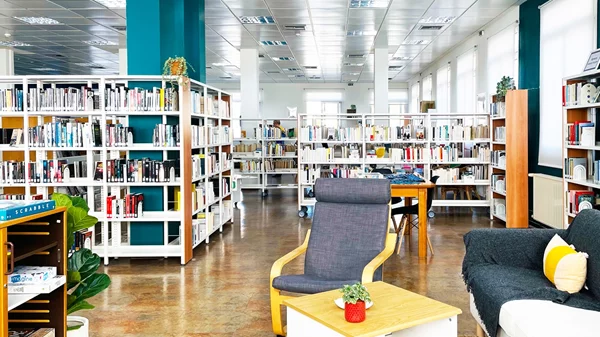 Η βιβλιοθήκη του Γαλλικού Ινστιτούτου αλλάζει σελίδα