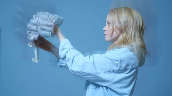 "Prima facie" με τη Λένα Παπαληγούρα: προστέθηκαν 3 νέες γιορτινές παραστάσεις