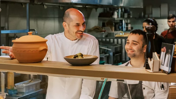 Flora Mortis: Όταν ένας βραβευμένος σεφ μαγειρεύει τέχνη