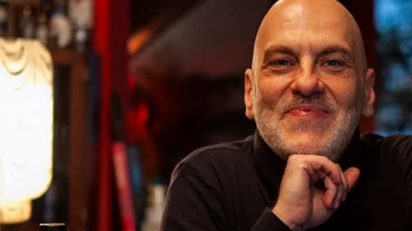 Θάνο Προυναρού, γιατί ο κόσμος αγαπάει τα μπαρ;