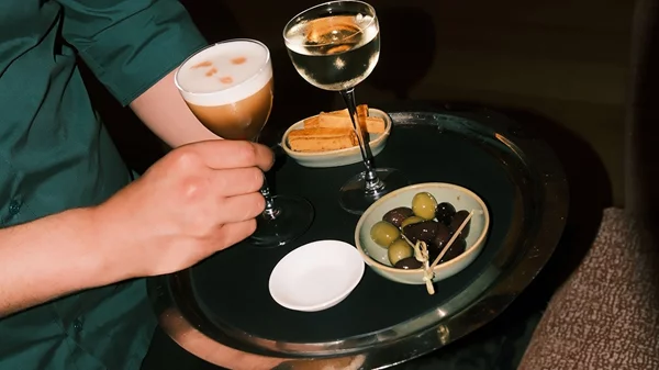 Ένα αθηναϊκό 50 Best Hotel φιλοξενεί ένα αθηναϊκό 50 Best Bar