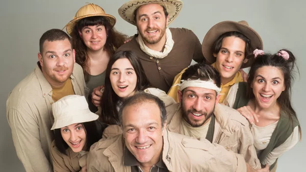 "Jurassic Adventures": Παίξε με "ολοζώντανους" δεινόσαυρους πάνω στη σκηνή