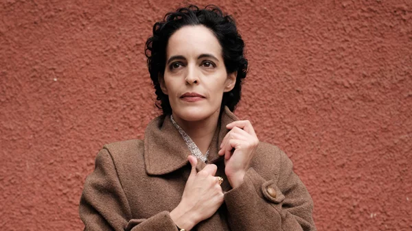 Τα "Τραγούδια της Σωτηρίας" με τη Χριστίνα Μαξούρη στο Θέατρο του Νέου Κόσμου