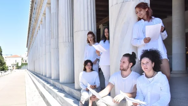 "Οι πέτρες μιλούν" τον Σεπτέμβριο στη Στοά του Αττάλου