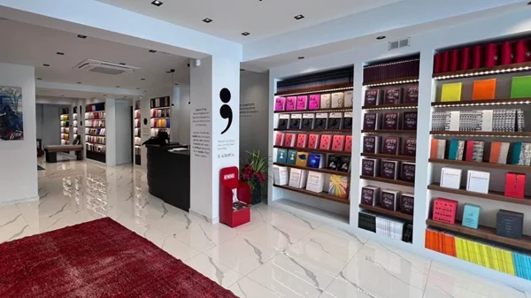 Η Κάπα Εκδοτική γιορτάζει 10 χρόνια ζωής με το άνοιγμα του δικού της βιβλιοπωλείου