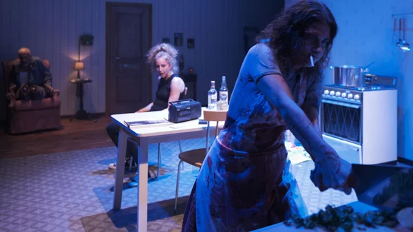 Σε ένα συγκλονιστικό έργο σκηνοθετεί τις Σύρμω Κεκέ και Άννα Καλαϊτζίδου o Βαγγέλης Θεοδωρόπουλος