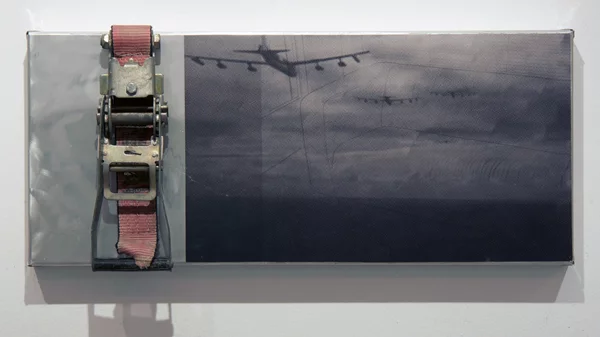 Η έκθεση "Υπεροψία" εξερευνά τον εθισμό μας στα ΜΜΕ