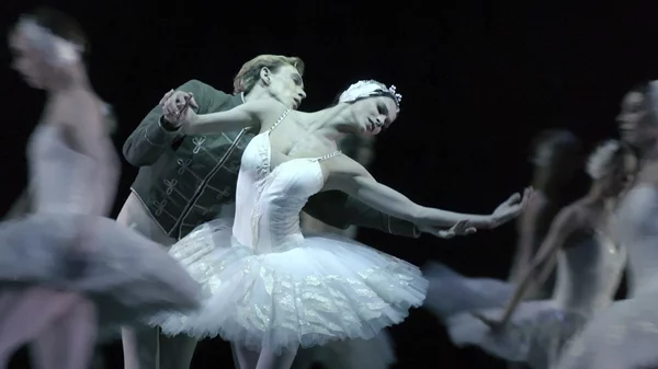 Δύο χορευτικά ραντεβού