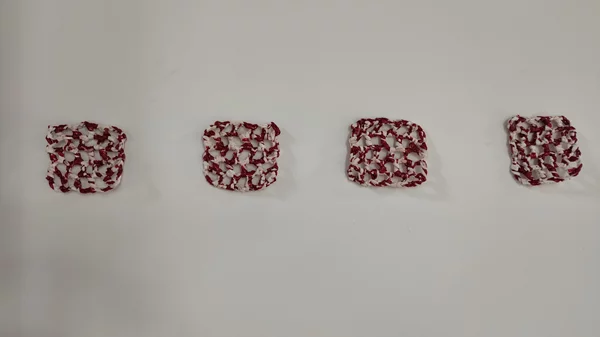 Έργα φτιαγμένα με "απαγορευτική ταινία" κατακλύζουν το Κέντρο Τεχνών