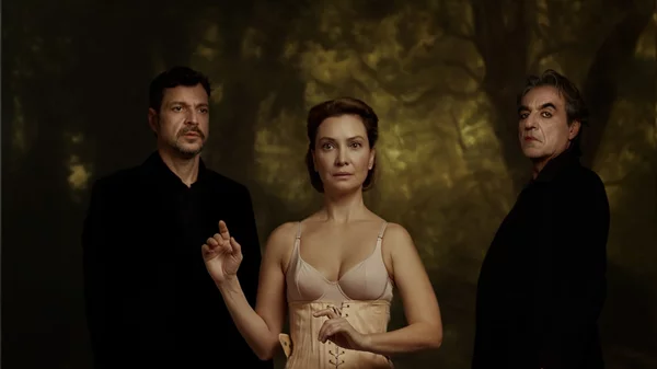 "Πορφυρά πανιά": Η Δανάη Ρούσσου γράφει για τη θεατρική μεταφορά της δημοφιλούς νουβέλας της ρωσικής λογοτεχνίας