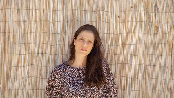 Ιώ Βουλγαράκη: Διακεκριμένη δημιουργός και Αναπληρώτρια Καλλιτεχνική Διευθύντρια του Εθνικού Θεάτρου