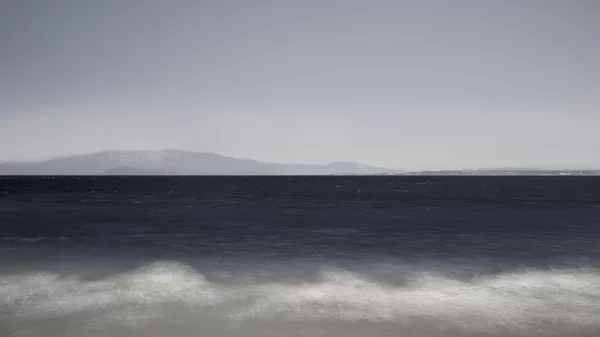 Η Έφη Χαλιορή φωτογραφίζει τη θάλασσα με έναν εντελώς ξεχωριστό τρόπο