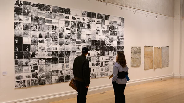 Η εικαστικός Ρένα Παπασπύρου στο Hellenic Centre του Λονδίνου