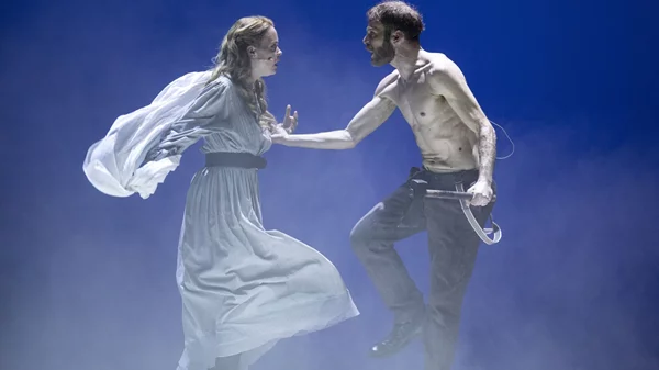 "Όσα παίρνει ο άνεμος": Η sold-out παράσταση επιστρέφει στο Δημοτικό Θέατρο Πειραιά